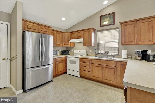 28 SAGEBROOK DR, Reading, PA 19606