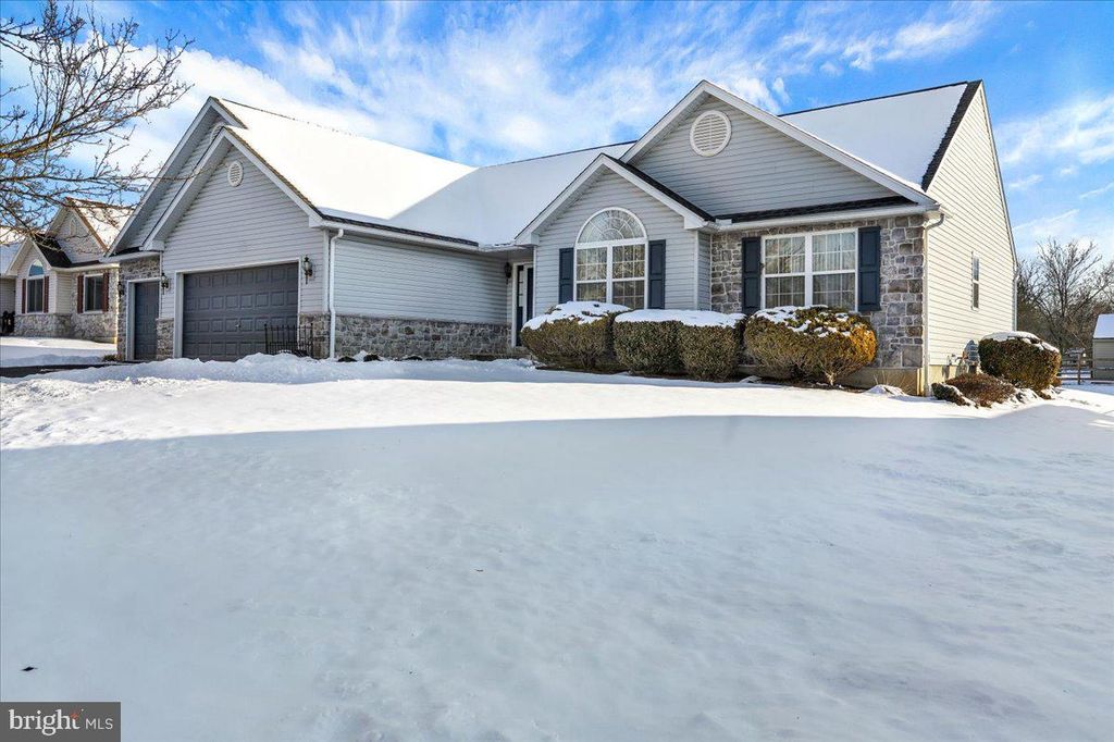 28 SAGEBROOK DR, Reading, PA 19606