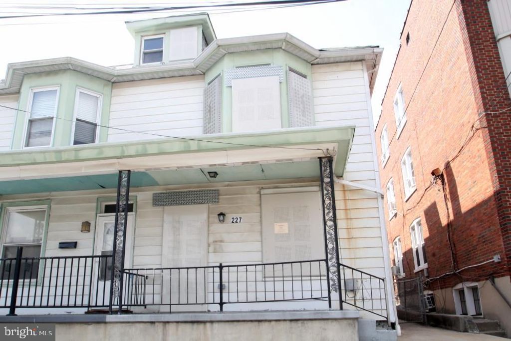 227 N LOCUST ST, Hagerstown, MD 21740