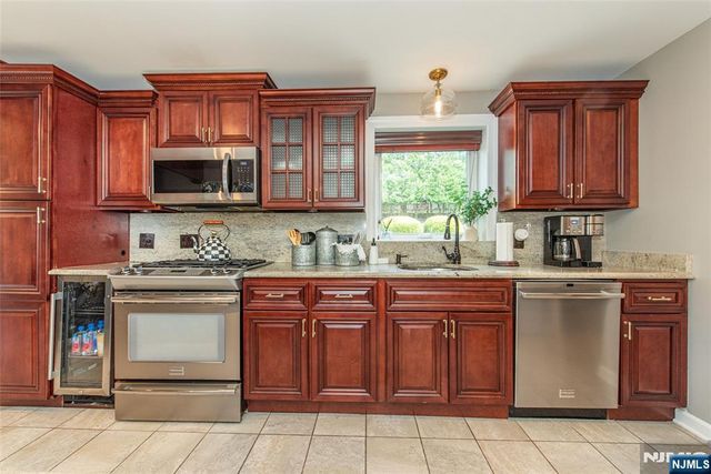34 Coolidge, West Caldwell, NJ 07006