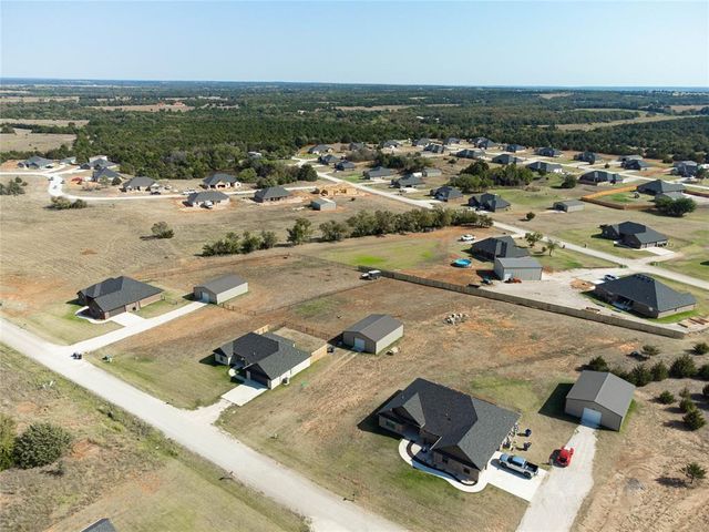 2501 Gallant Fox Terrace, Guthrie, OK 73044