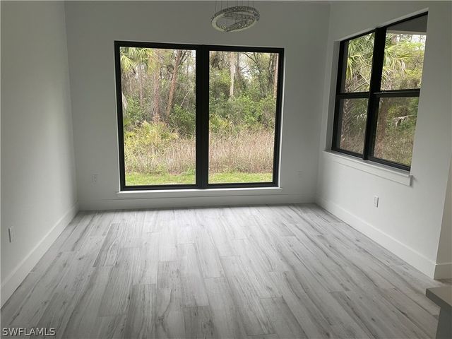 2567 12th AVE NE, Naples, FL 34120