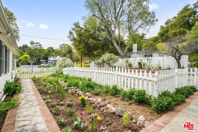 1520 Bonnell Drive, Topanga (los Angeles), CA 90290