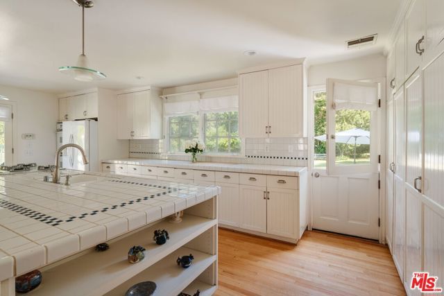 1520 Bonnell Drive, Topanga (los Angeles), CA 90290