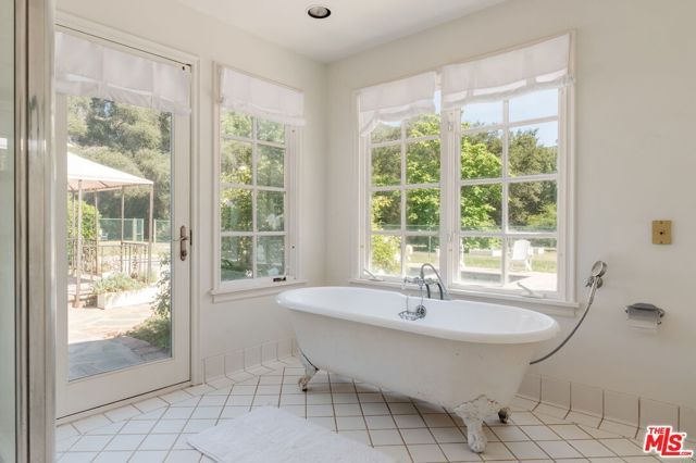 1520 Bonnell Drive, Topanga (los Angeles), CA 90290