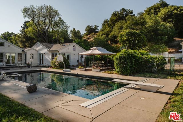 1520 Bonnell Drive, Topanga (los Angeles), CA 90290