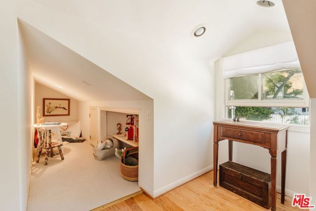 1520 Bonnell Drive, Topanga (los Angeles), CA 90290