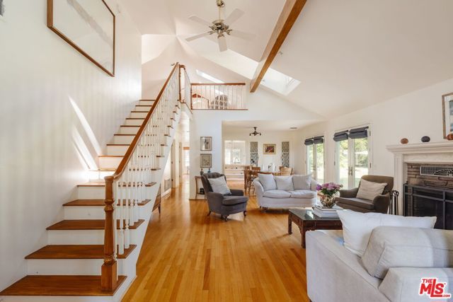 1520 Bonnell Drive, Topanga (los Angeles), CA 90290