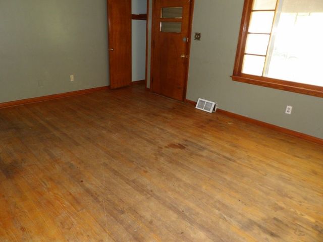 844 Spencer Ave, Sharon, PA 16146