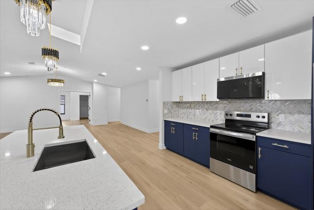 8169 BERKELEY MANOR BOULEVARD, Spring Hill, FL 34606