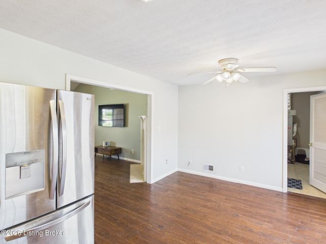 4205 Wine Cellar Ct, Louisville, KY 40272