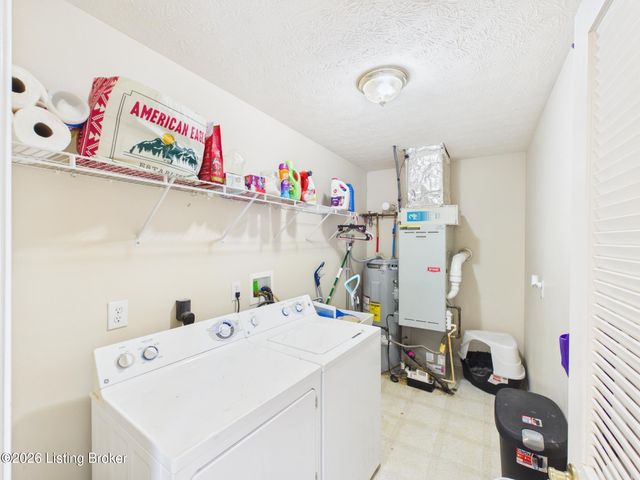 4205 Wine Cellar Ct, Louisville, KY 40272