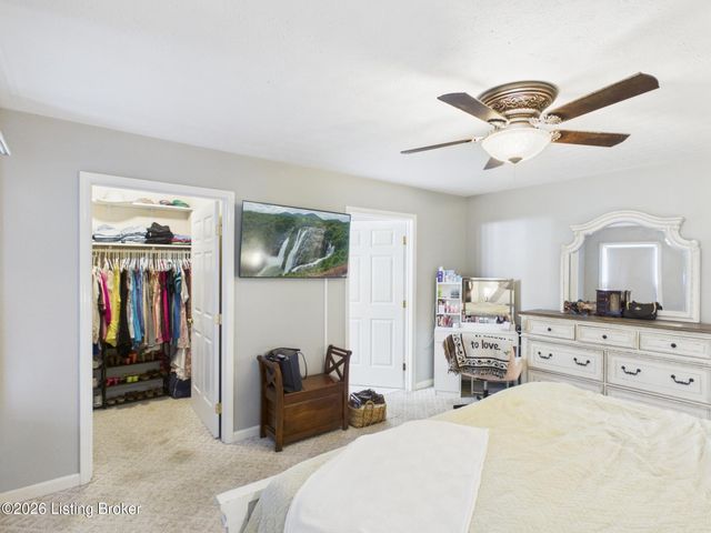 4205 Wine Cellar Ct, Louisville, KY 40272