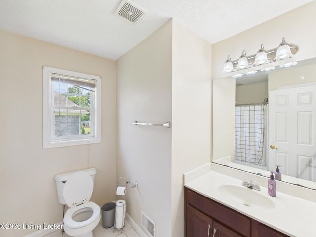 4205 Wine Cellar Ct, Louisville, KY 40272