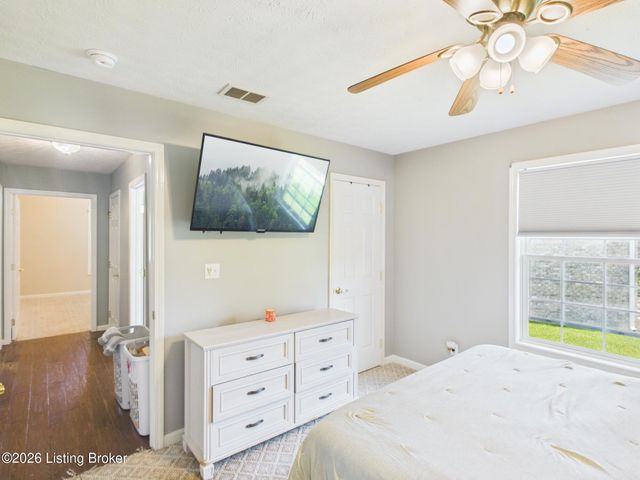 4205 Wine Cellar Ct, Louisville, KY 40272