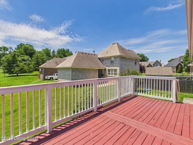 4205 Wine Cellar Ct, Louisville, KY 40272