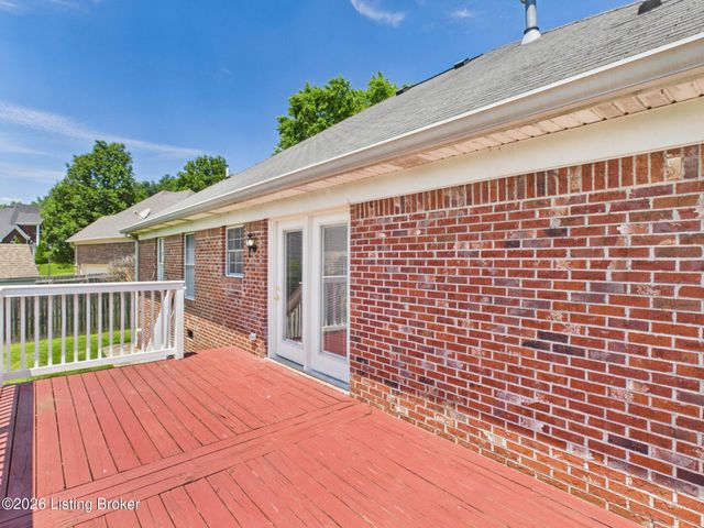 4205 Wine Cellar Ct, Louisville, KY 40272