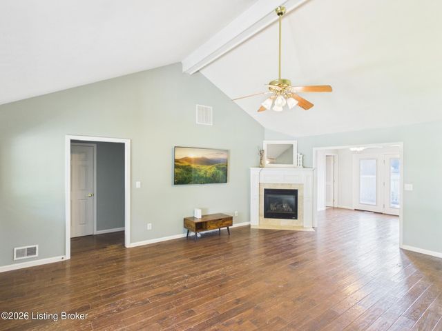4205 Wine Cellar Ct, Louisville, KY 40272