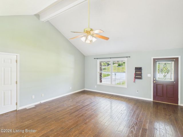 4205 Wine Cellar Ct, Louisville, KY 40272