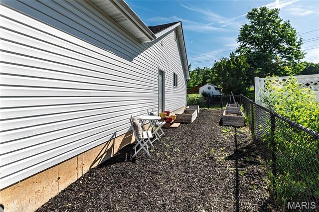 86 Adventura Drive, Festus, MO 63028