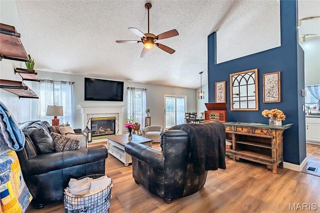 86 Adventura Drive, Festus, MO 63028