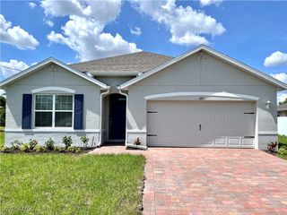 1215 SE 20th ST, Cape Coral, FL 33990