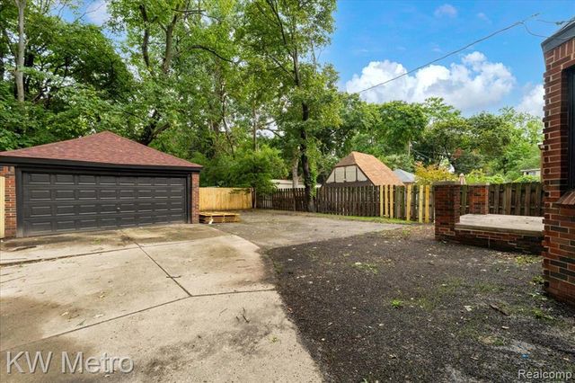 19022 Wildemere Street, Detroit, MI 48221