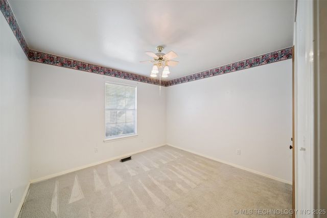 1807 SW 2nd Place, Wagoner, OK 74467