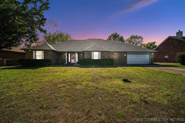 1807 SW 2nd Place, Wagoner, OK 74467