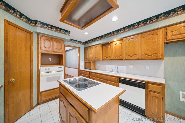 1807 SW 2nd Place, Wagoner, OK 74467