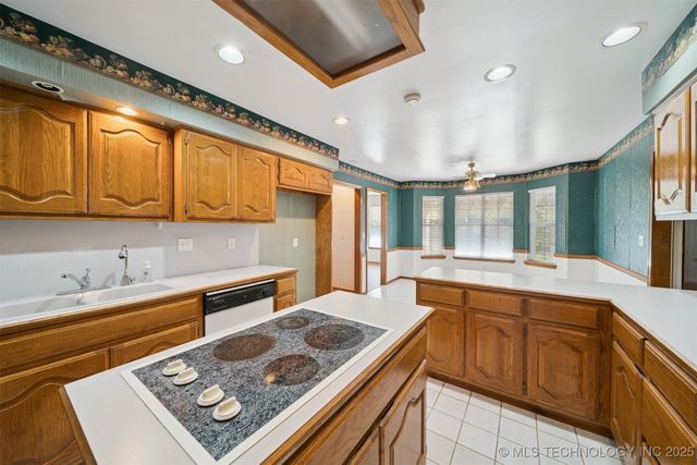 1807 SW 2nd Place, Wagoner, OK 74467