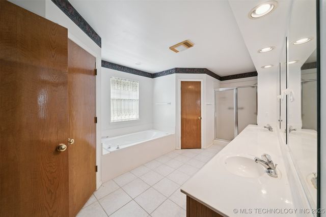 1807 SW 2nd Place, Wagoner, OK 74467