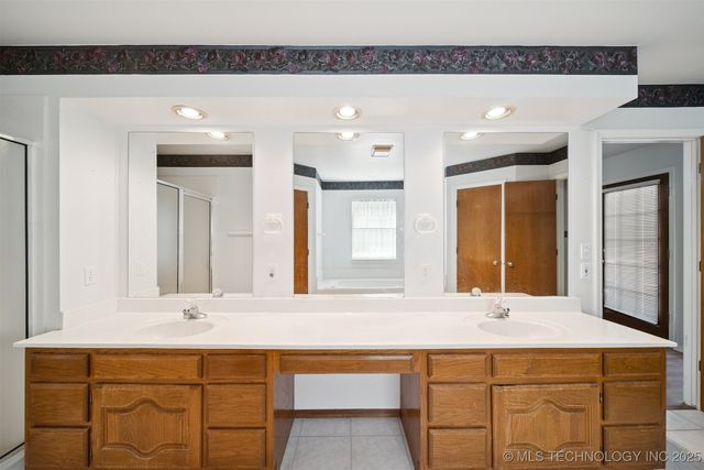 1807 SW 2nd Place, Wagoner, OK 74467