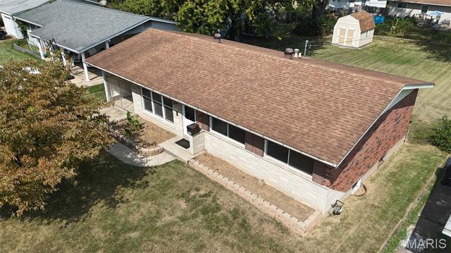 1445 Bobbinray Avenue, Florissant, MO 63031