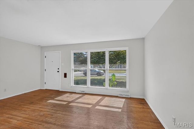 1445 Bobbinray Avenue, Florissant, MO 63031
