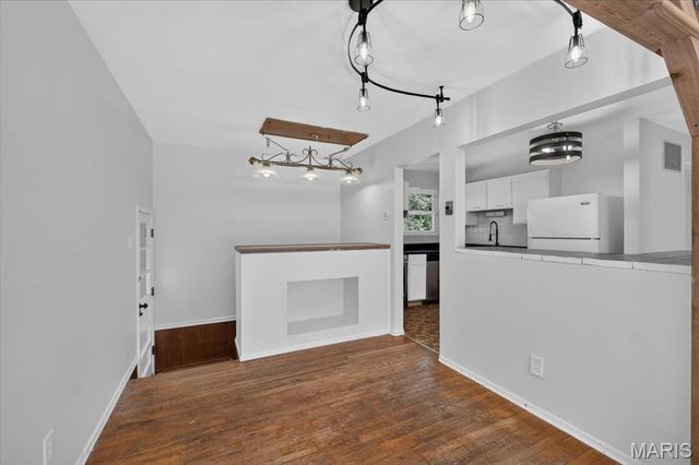 1445 Bobbinray Avenue, Florissant, MO 63031