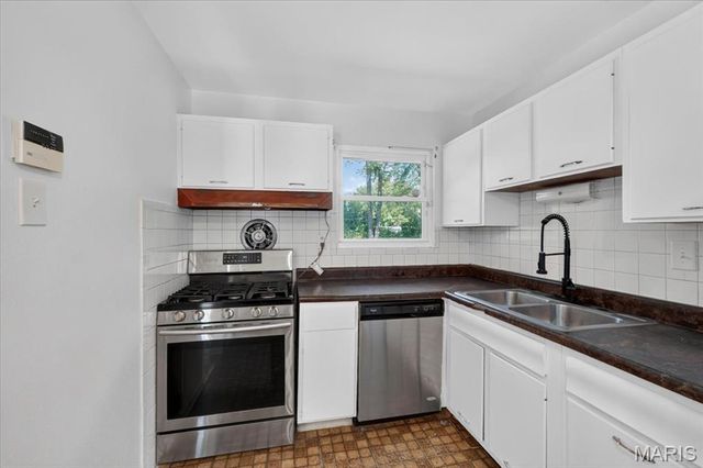 1445 Bobbinray Avenue, Florissant, MO 63031