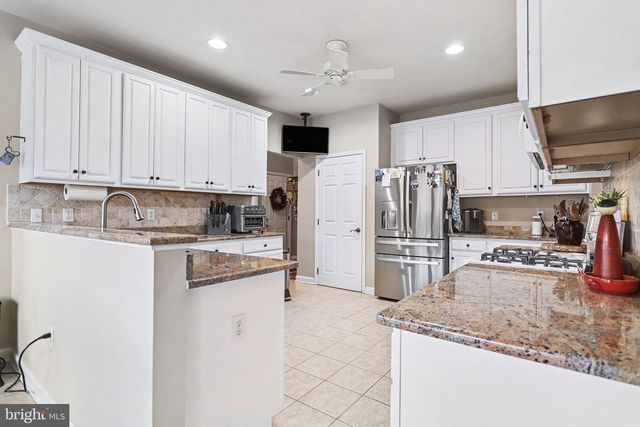 36 W SUMMIT DR, Littlestown, PA 17340