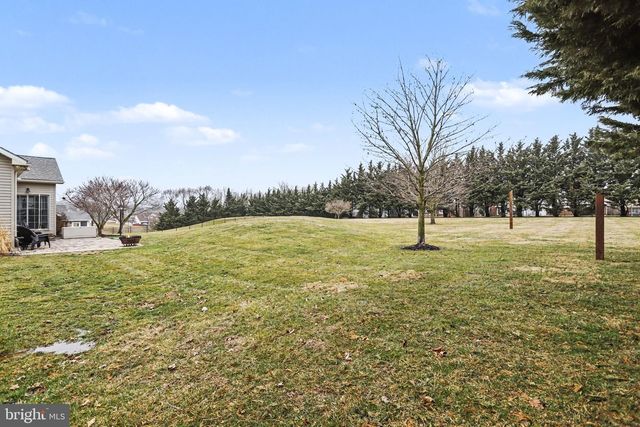 36 W SUMMIT DR, Littlestown, PA 17340