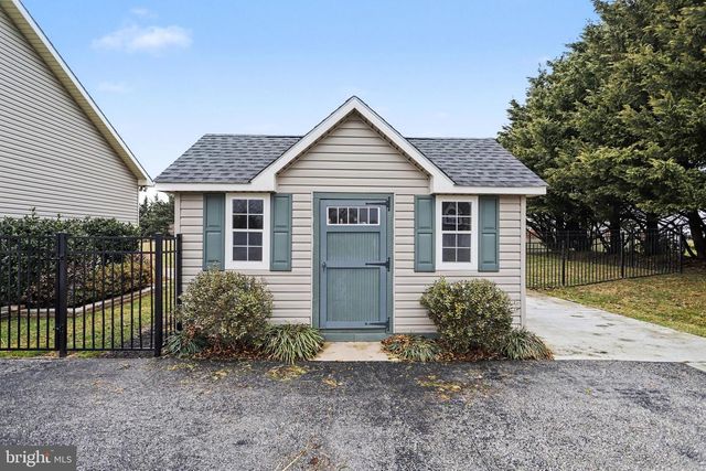 36 W SUMMIT DR, Littlestown, PA 17340