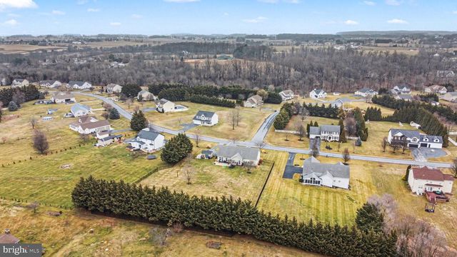 36 W SUMMIT DR, Littlestown, PA 17340