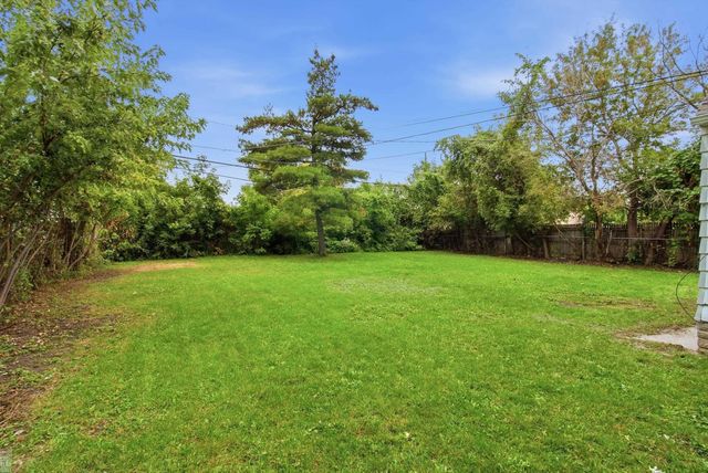 22600 Oaklane Street, Warren, MI 48089