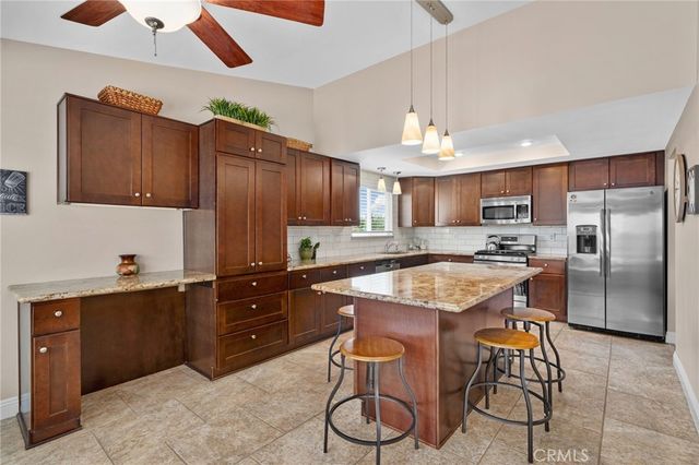 6871 Grove Avenue, Highland, CA 92346