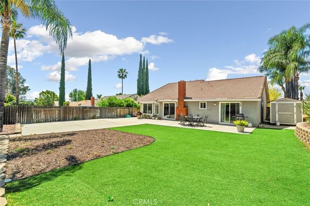 6871 Grove Avenue, Highland, CA 92346
