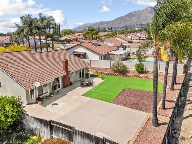 6871 Grove Avenue, Highland, CA 92346