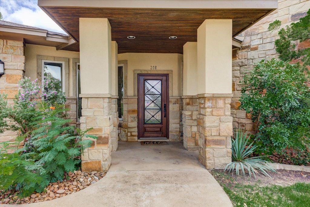 208 Colina Cove Dr DR, Kingsland, TX 78639