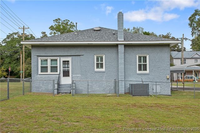 404 E Donaldson Avenue, Raeford, NC 28376