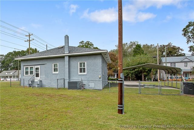 404 E Donaldson Avenue, Raeford, NC 28376