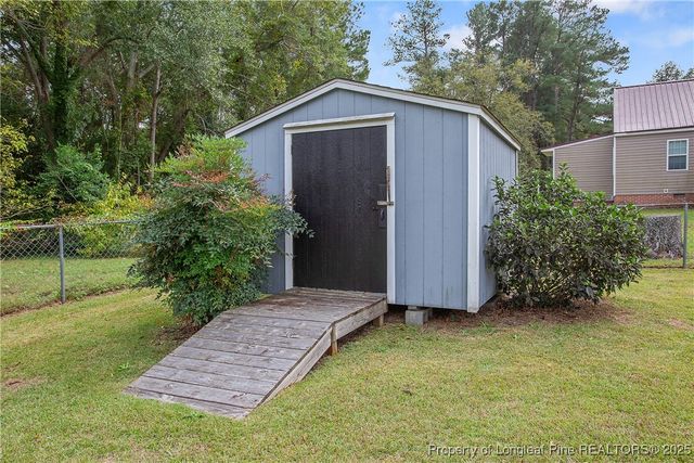 404 E Donaldson Avenue, Raeford, NC 28376