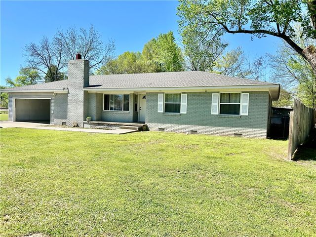 103 Ave 4 NW, Atkins, AR 72823